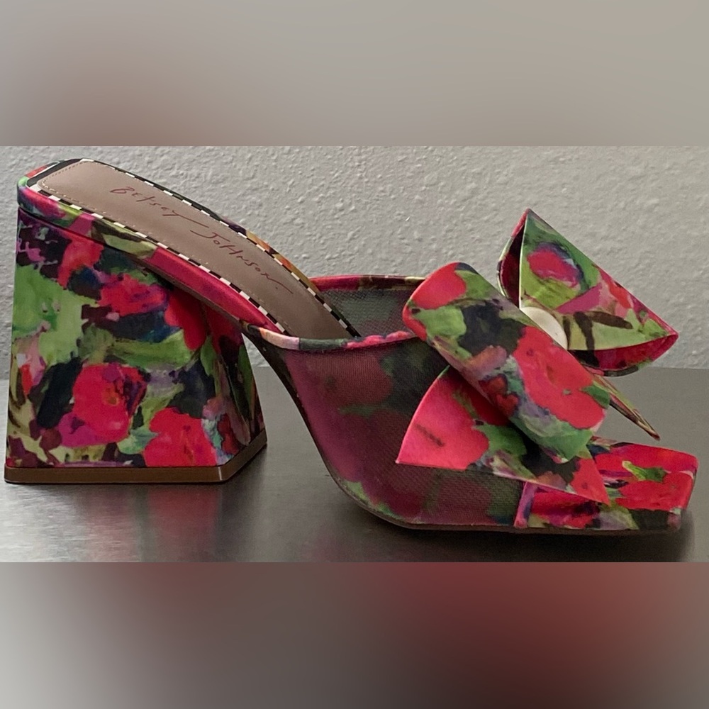 NEW..WOMENS BETSEY JOHNSON PINK FLORAL BOW WEDGE SANDALS 9 - Picture 9 of 16